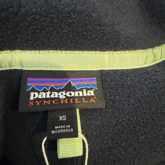 NWT Patagonia Lightweight Synchilla Snap Fleece Pullover Women's XS Echo Purple - Picture 9 of 10